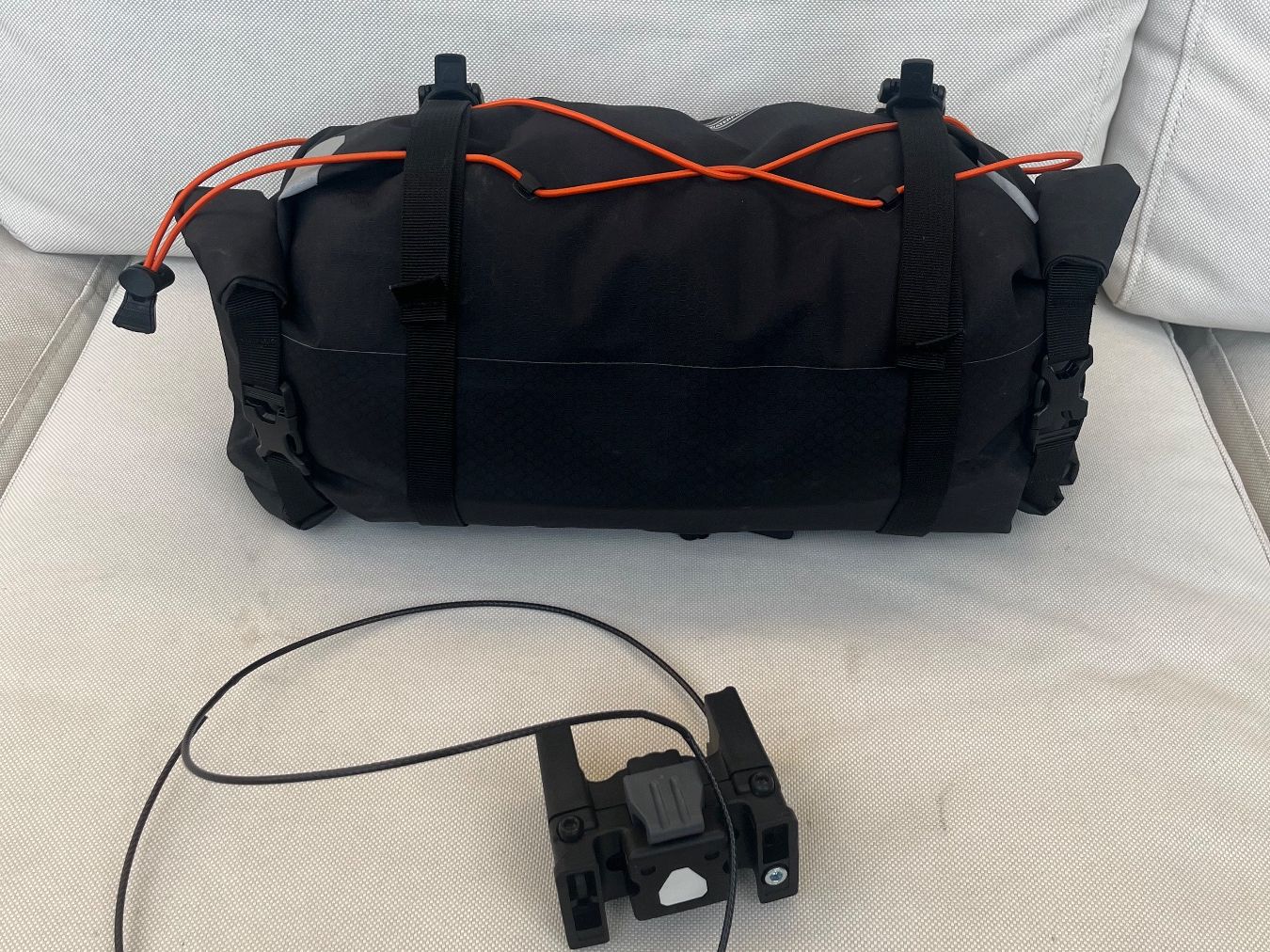 Ortlieb Borse: Ortlieb Handlebar-Pack Flex 15l + Bar-Lock Halterungssystem – Usato da Basel venduto da Flosieg 1