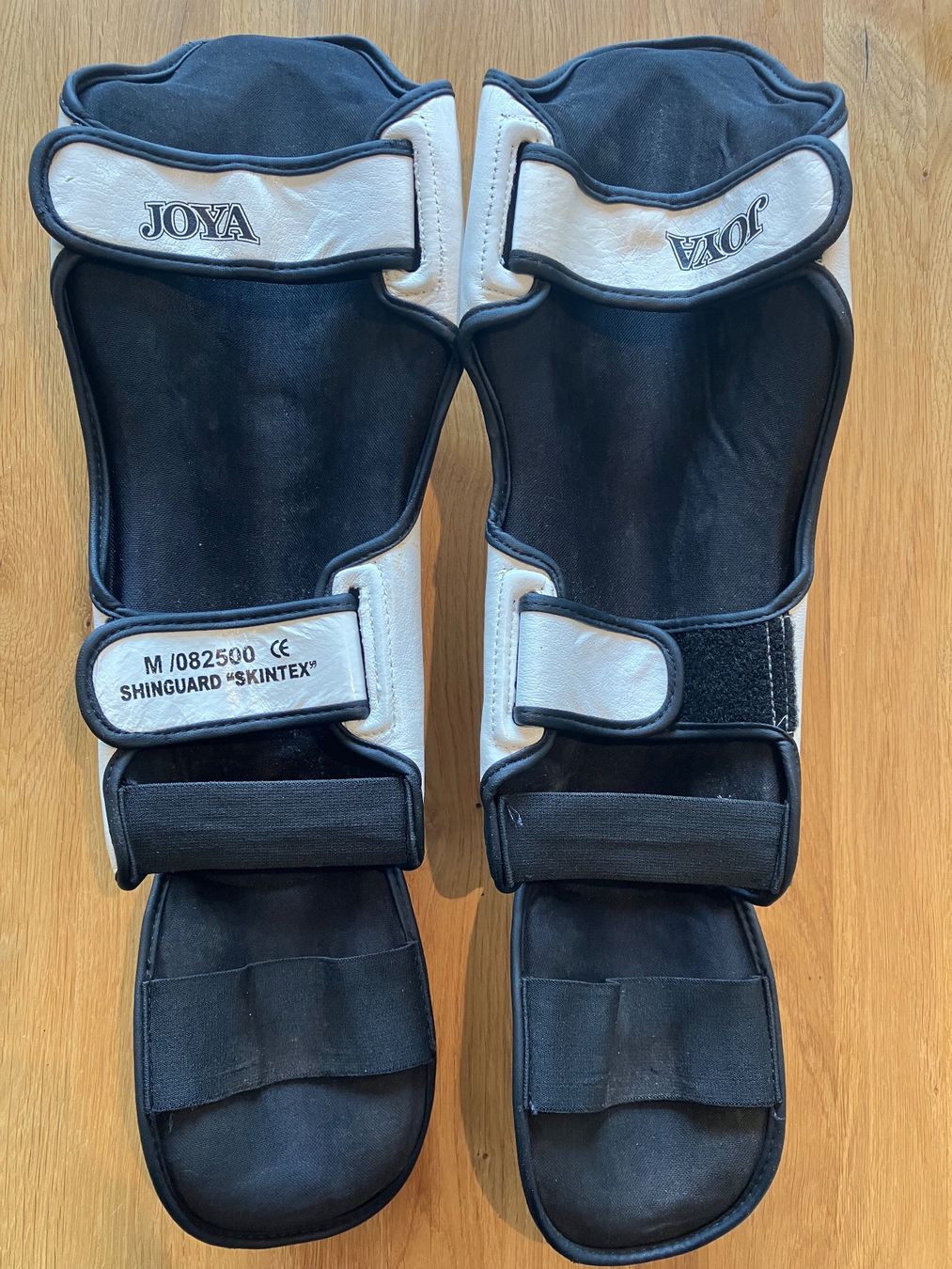 Protezioni & Imbottiture: JOYA Schienbeinschoner, weiss – Usato da Basel venduto da pat_vq9b 1