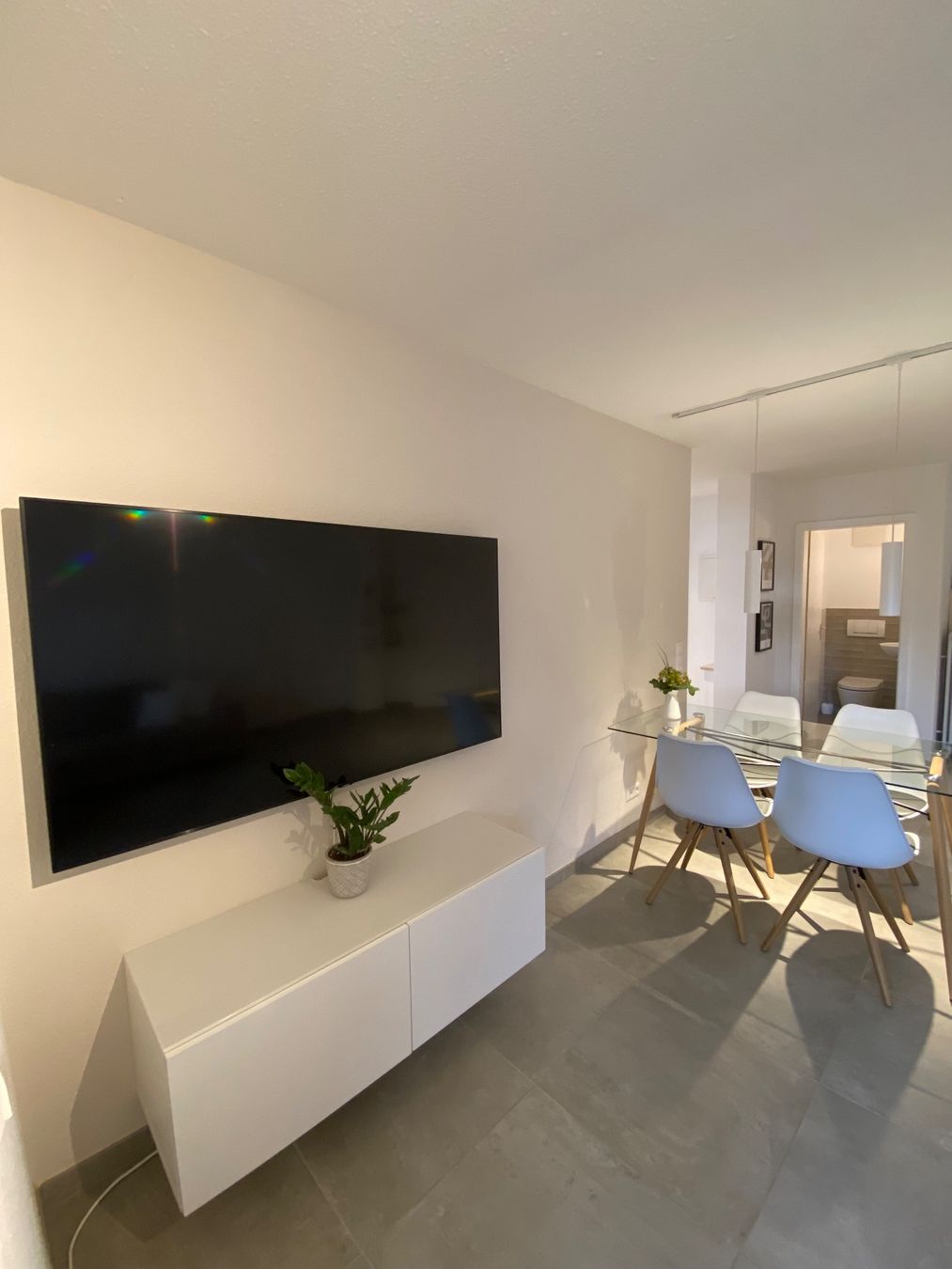 Ikea Mobili TV: Weiss Wand Sideboard guter Zustand – Usato da Zürich venduto da rei_26h7