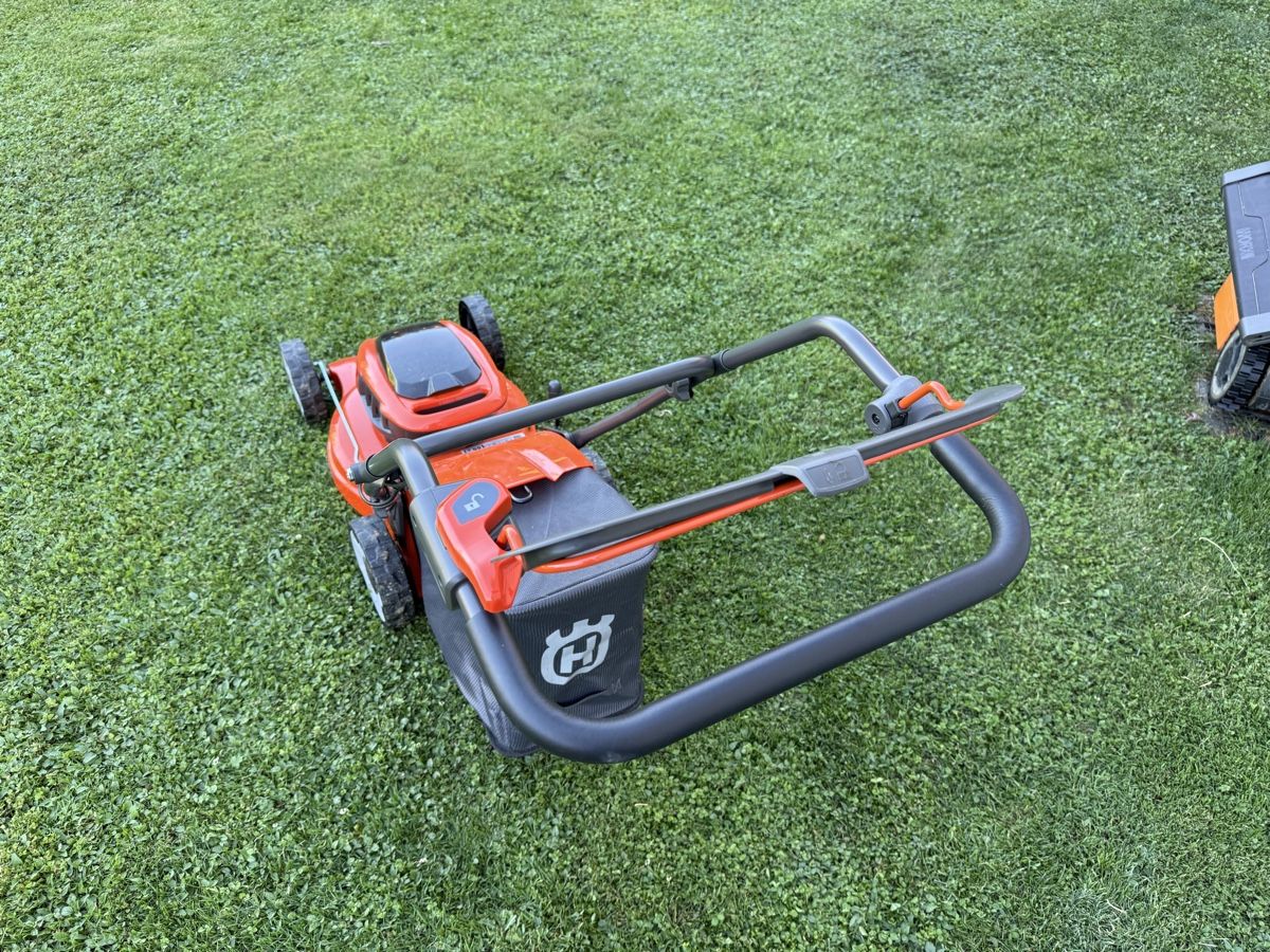 Husqvarna Tagliaerba: Husqvarna LC 137i Rasenmäher – Usato da Aedermannsdorf venduto da Nicki2315 2