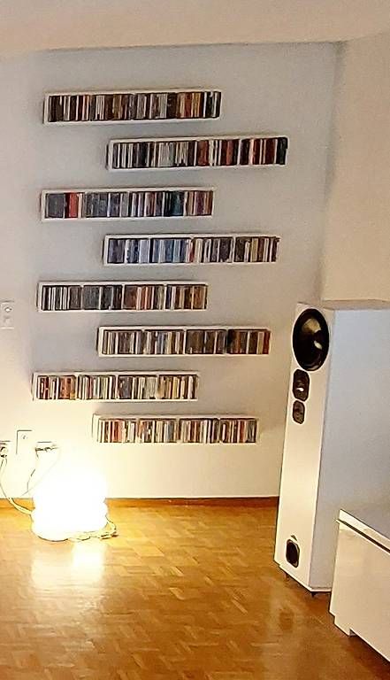 Regale: 8 CD/DVD Regale Weiss – Gebraucht aus Gwatt (Thun) von ARC_TERYX