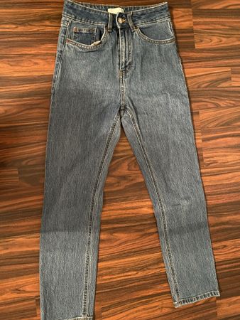 Blaue Mom Jeans