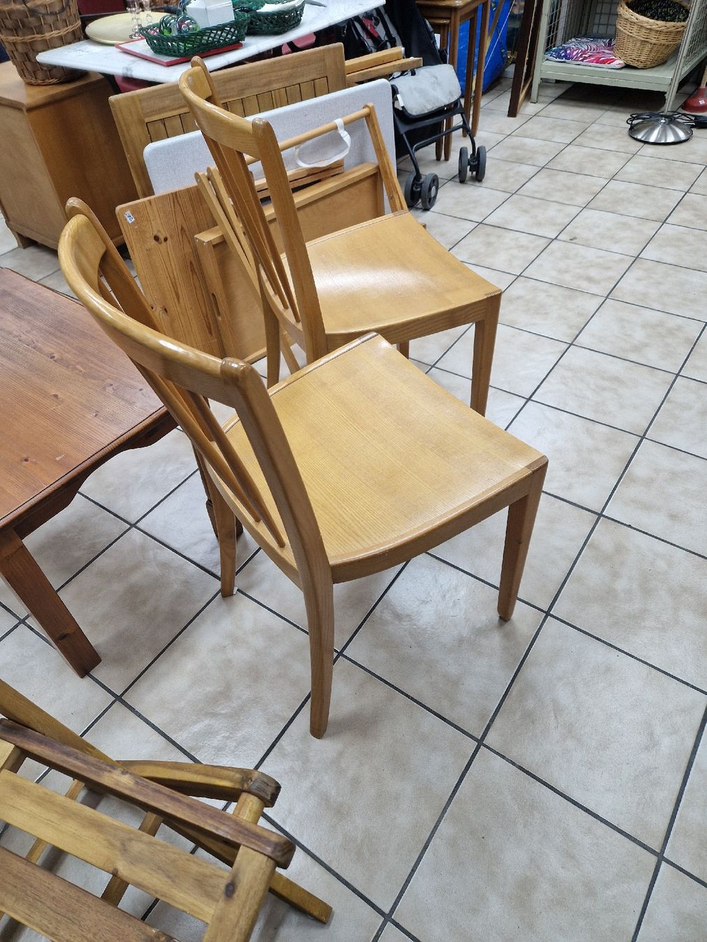 Sedie: 2 Holzstühle wunderschön – Usato da Mörigen venduto da Clio111 2