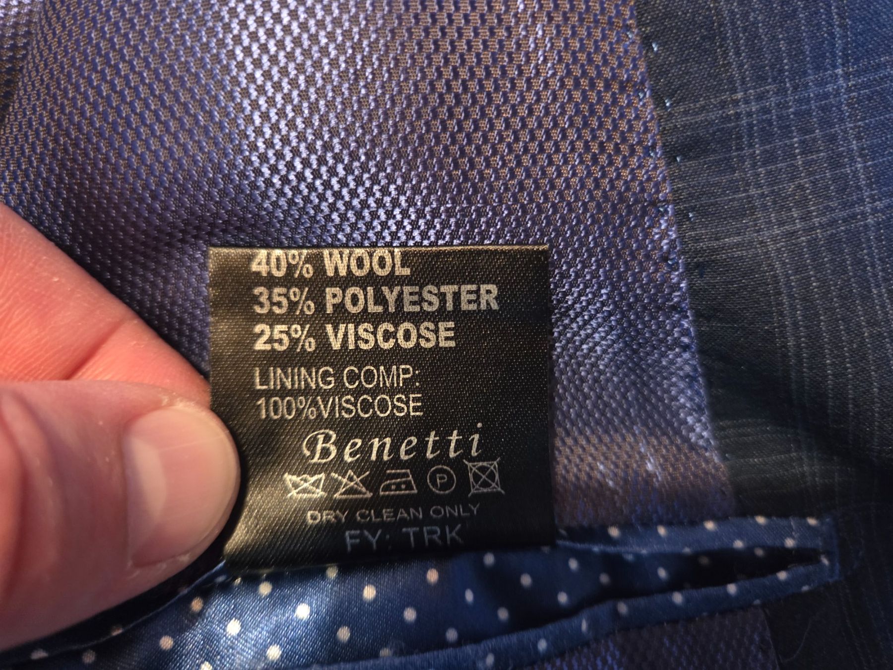 Completi: Anzug Benetti 3 teilig Gr 42 – Usato da Basel venduto da olivier84 2
