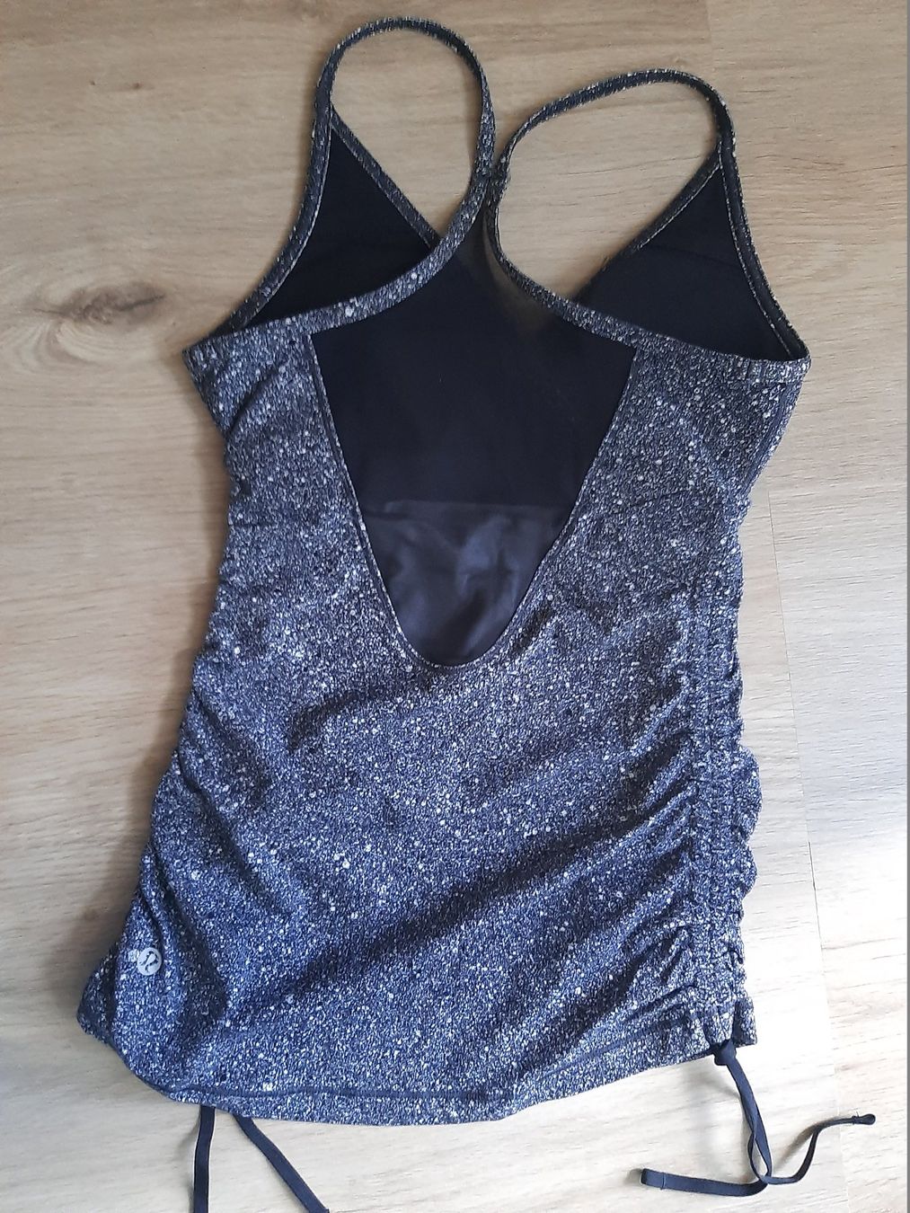 Lululemon Top: Lululemon top - Size 2 (XXS) – Usato da Fribourg venduto da metalhands 2
