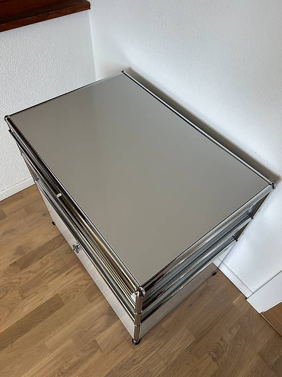 USM Commodes: Commode USM Haller en Gris Clair // Ref. AY0445 – D'occasion à Ravoire par ARKY_s 2