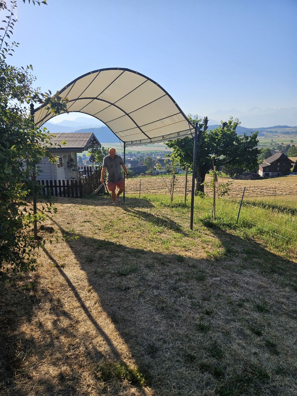 Rifugi: Pavillon 2 Wochen gebraucht(neuwertig). – Usato da Mühlethurnen venduto da Zauberfee3 1
