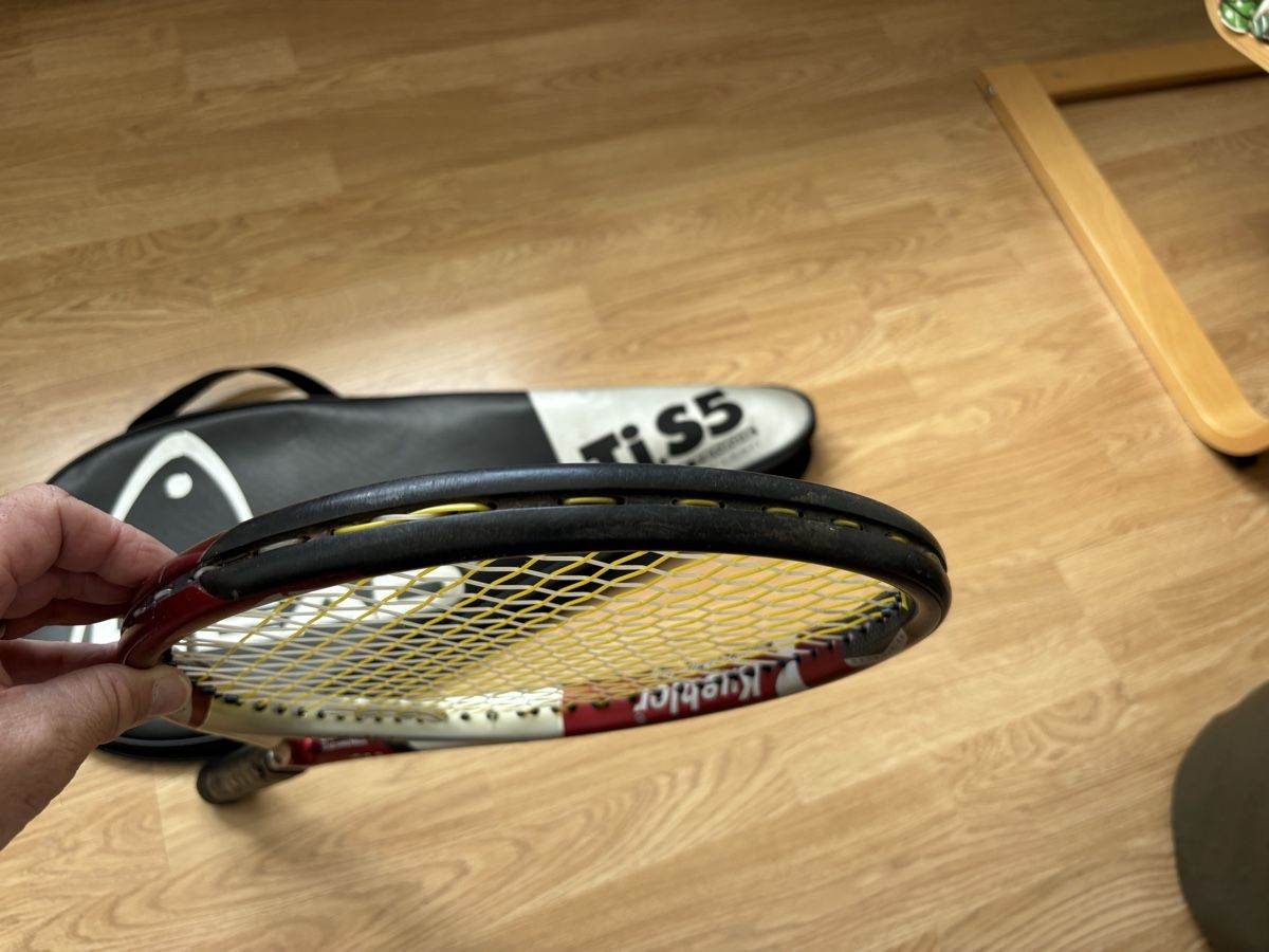 Schläger: Tennisschläger  – Gebraucht aus Andwil SG von Wilk1 5