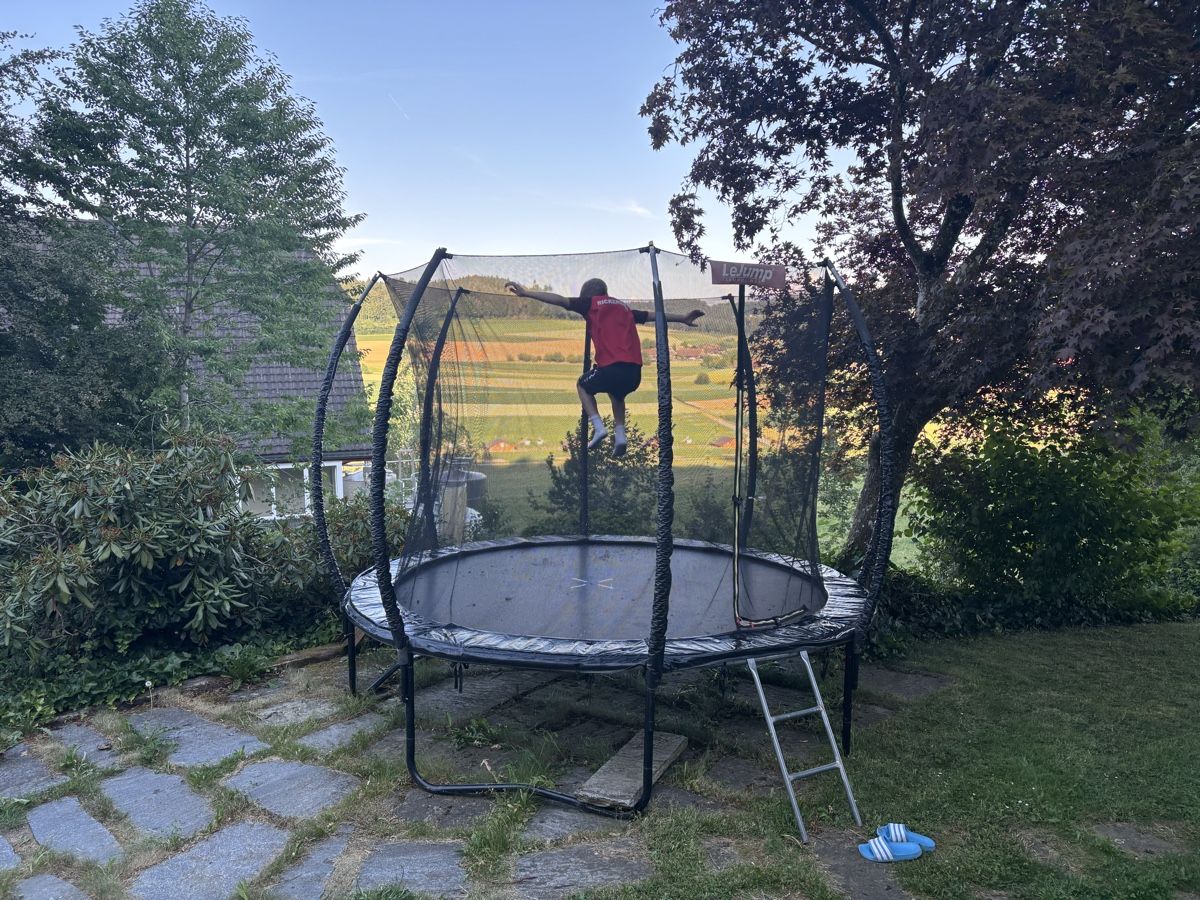 Trampoline: LeJump Trampolin mit Sicherheitsnetz – Gebraucht aus Schlierbach von Maxpower77 2