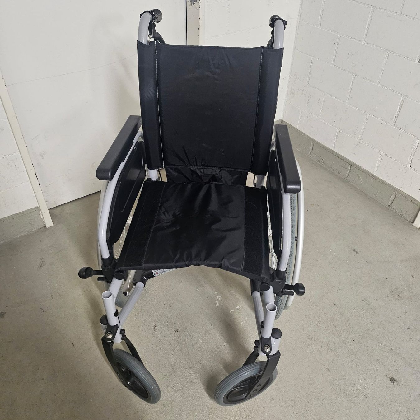 Chaises roulantes: Rollstuhl – D'occasion à Nänikon par lumpi019