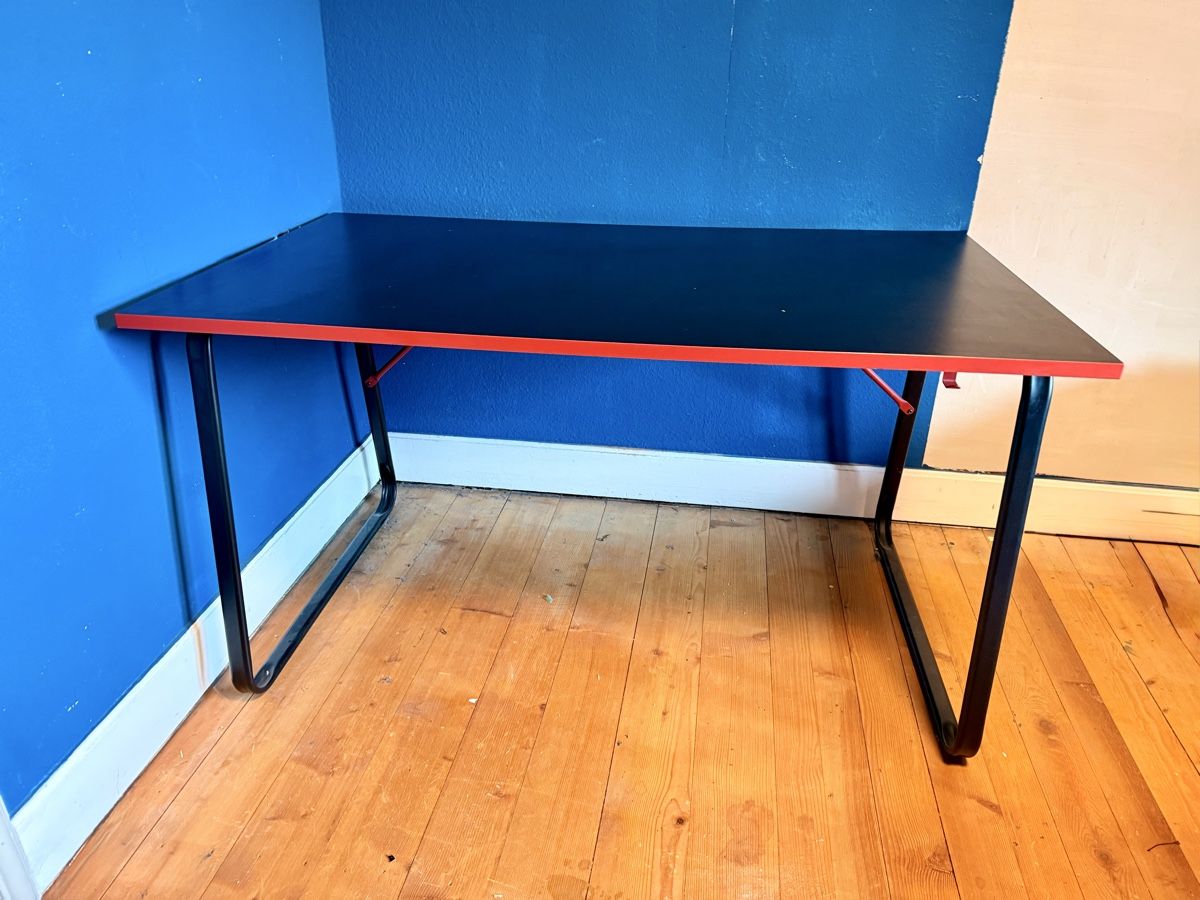 Ikea Scrivanie: Gaming Tisch – Usato da Basel venduto da VanyaTC