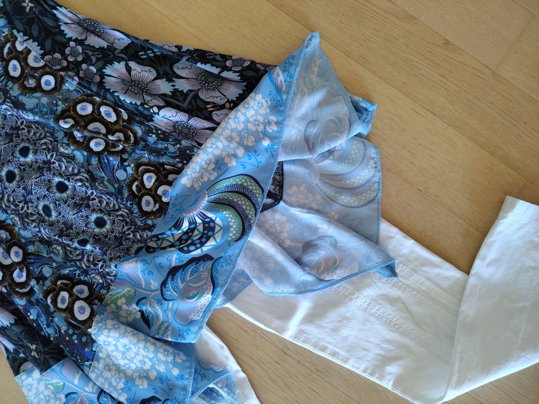 Desigual Tuniche: Desigual Tunika Blau Bunt Taille XS – Usato da Buchrain venduto da QueenyHE51 1