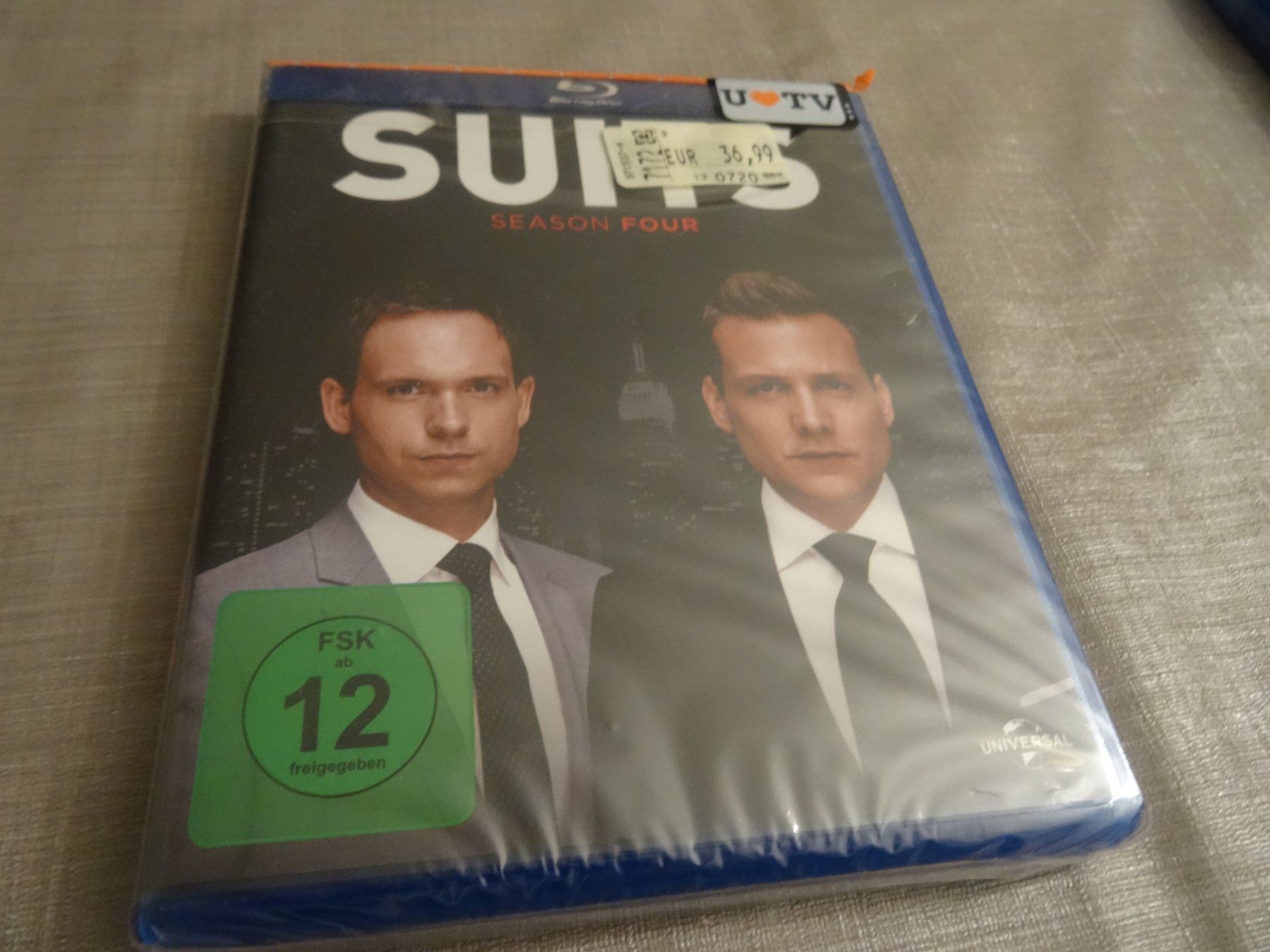 Tutti i DVDs: Suits - Staffel 4 BLU-RAY NEU – Nuovo e nell'imballaggio originale da Olten venduto da Disc-Verkauf