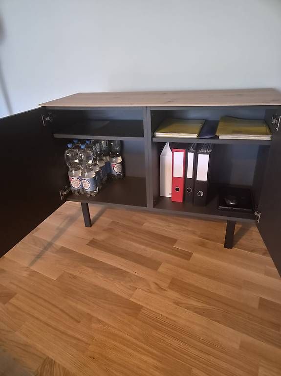 Cassettiere: Kommode / Sideboard anthrazit mit Eichenplatte – Nuovo e nell'imballaggio originale da Biel/Bienne venduto da rei_7n7d 1
