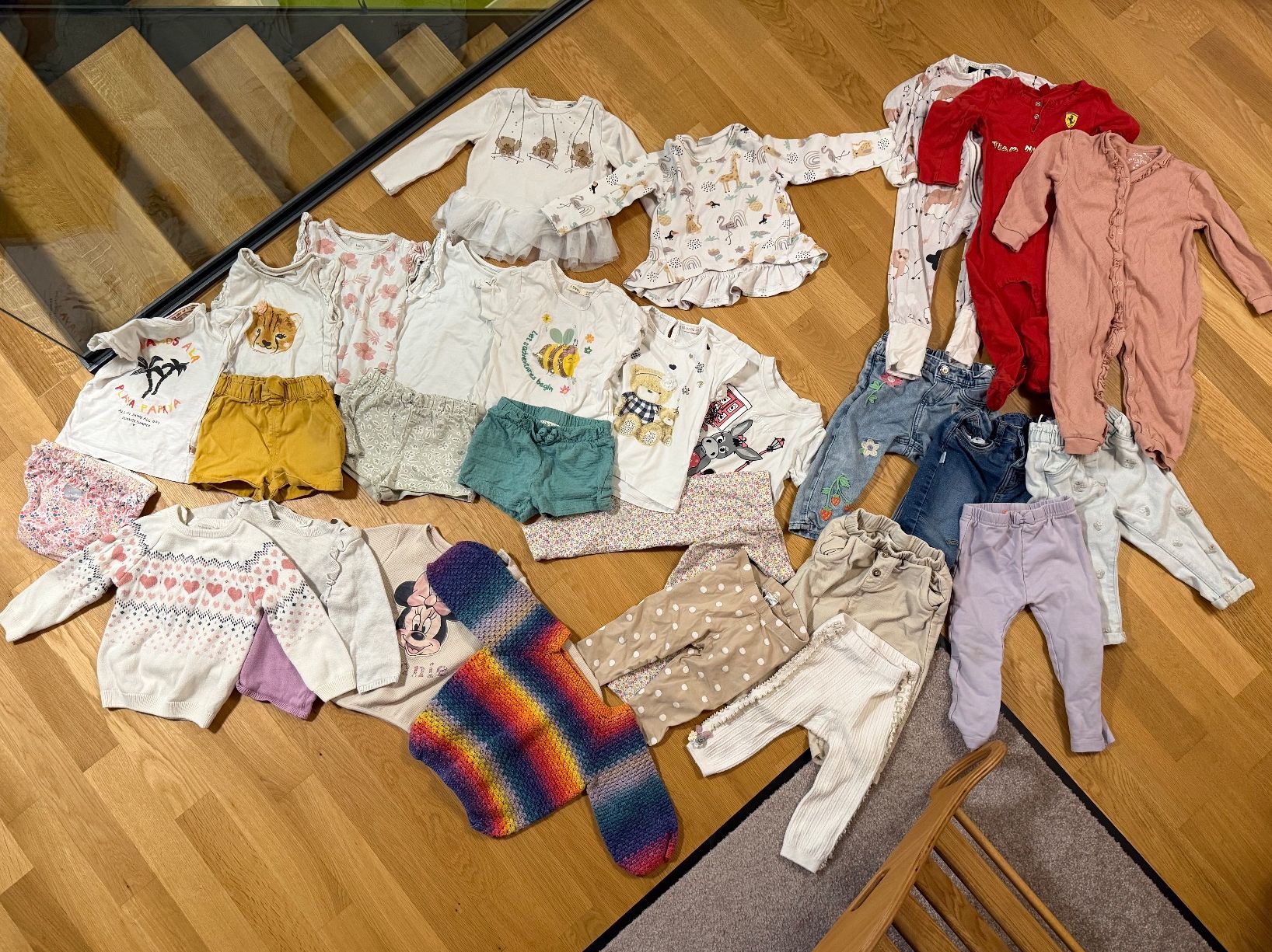Lotti & Set di vestiti: Baby Kleiderpaket Mädchen, Grösse 80-86 – Usato da Bertschikon venduto da montanna4ch