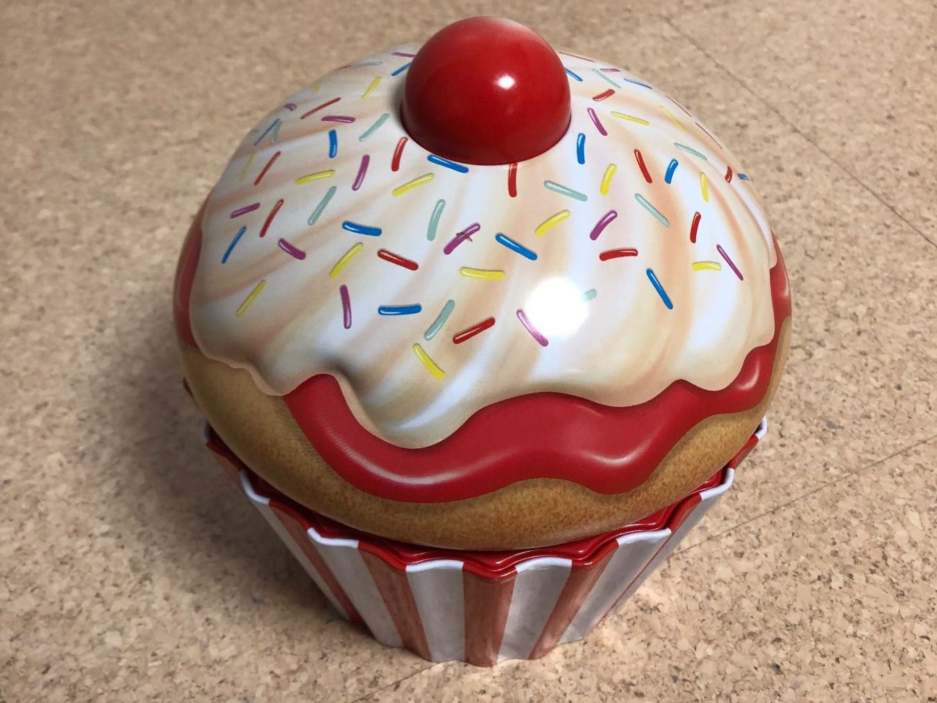 Altre Stoviglie: Keksdose in Cupcake Form – Usato da Ballwil venduto da goldi360 1