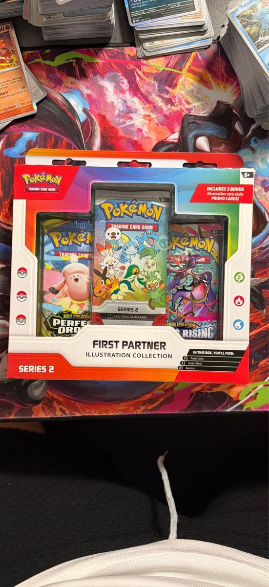 Pokémon Carte collezionabili: Pokémon First Partner Illustration Collection Series 2 EN – Nuovo e nell'imballaggio originale da Basel venduto da Phantom_Consulting