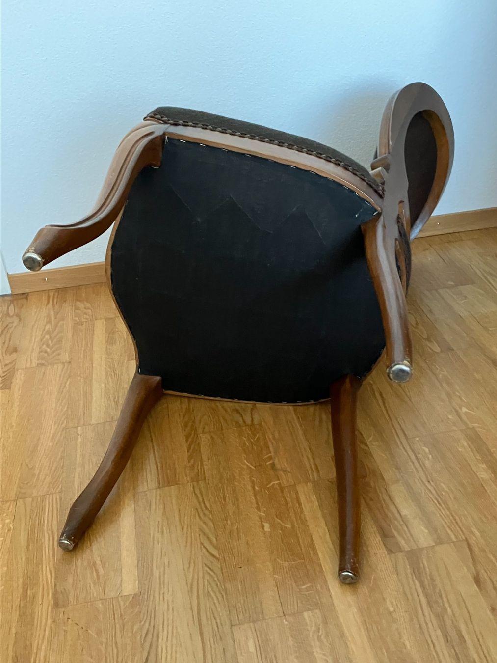 Poltrone: ANTIKER BIEDERMEIER-SESSEL mit Gobelin überzogen – Usato da Wil SG venduto da Mutzi02 5