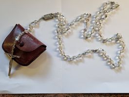 Antiker Rosenkranz Kristallperlen mit Lederetui Lourdes
