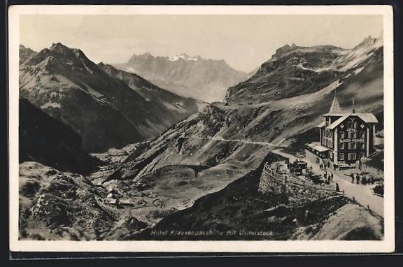 Cartoline postali: Klausenpasshöhe, Hotel mit Blick auf de – Usato da Berlin venduto da bartko-reher