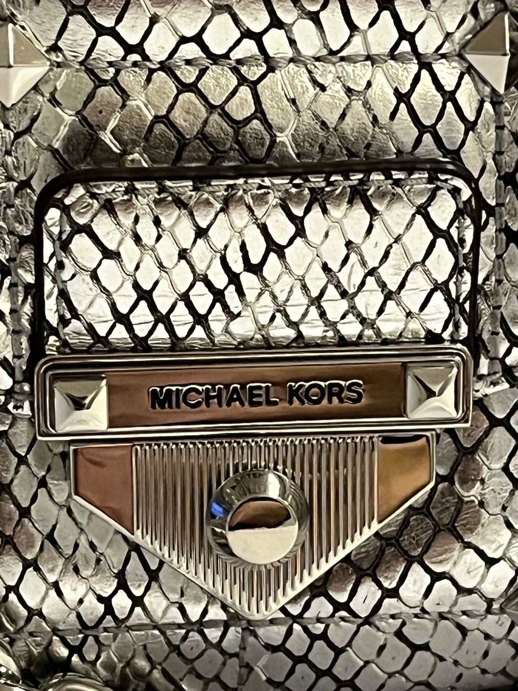 Michael Kors Taschen für Damen: Michael Kors - Crossbody - Vollleder - Silber – Gebraucht aus Basel von marinaliane 4