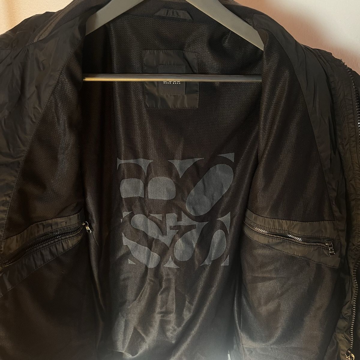 Hugo Boss Giacche: Hugo Boss Windbreaker – Usato da Diepflingen venduto da ldvintagestreetwear