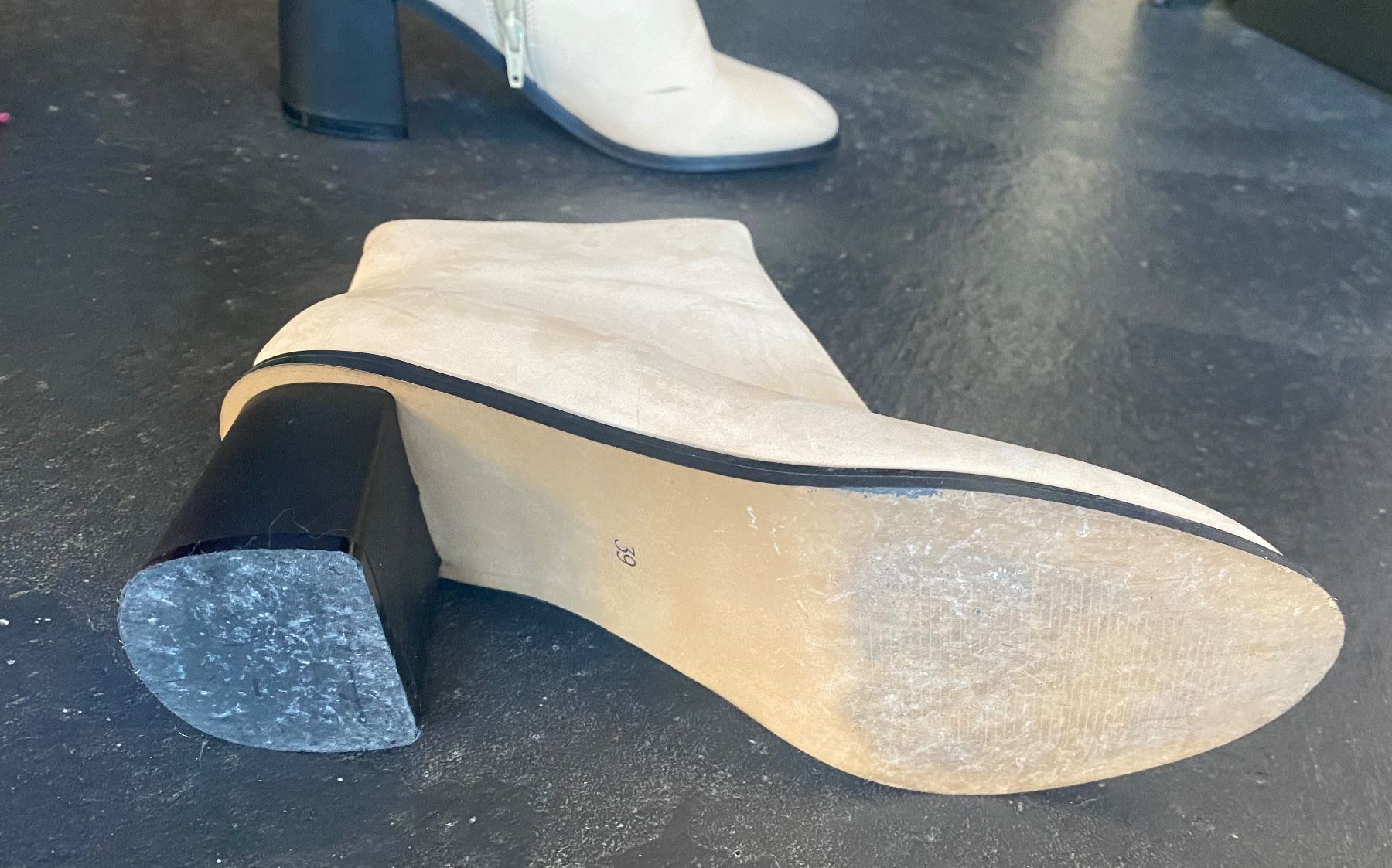 Scarpe da donna: Ankle Boots Beige von Bold – Usato da Chur venduto da simhofstr 4