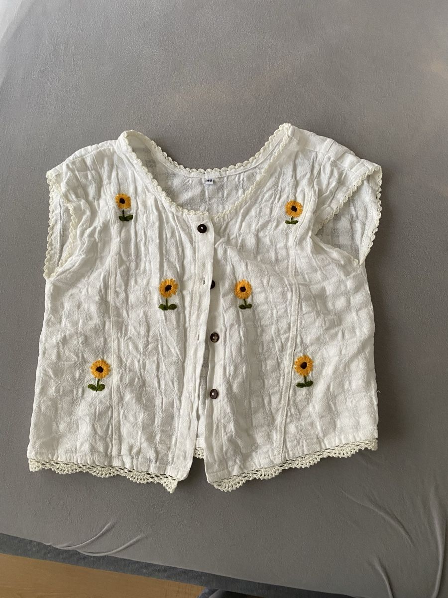 Chemisiers: Bluse weiss mit Blumen – D'occasion à Zürich par yae56