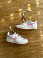 NIKE Air Force Sneaker in Grösse 42