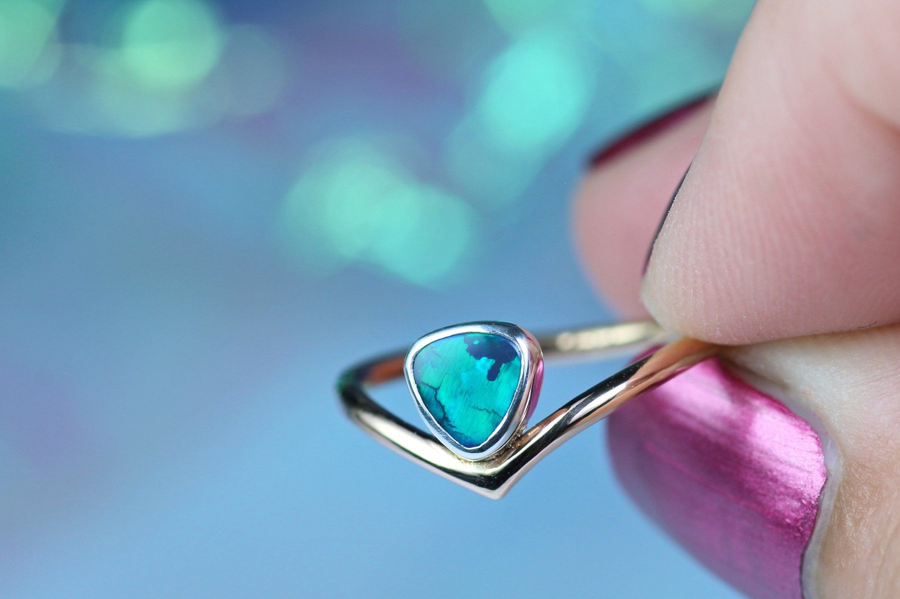 Ringe: AURORA ETERNA Bicolor Ring in 18k Roségold mit Black Opal – Neu und originalverpackt aus Bern von OSONO.Design 3