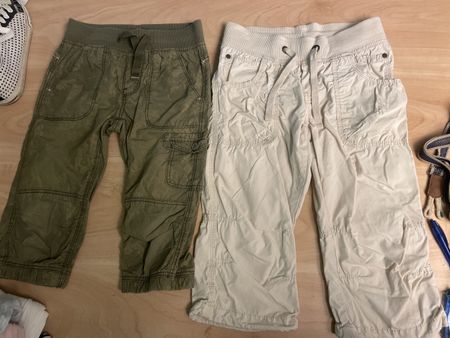 2 leichte H&M 7/8 Hosen Gr. 122+128