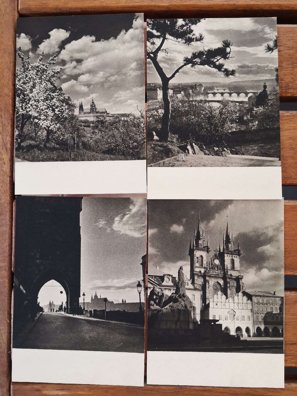 Cartoline postali: Praha - Prag Bilder von Jaroslav Dolezal – Usato da Berikon venduto da Truk56 1