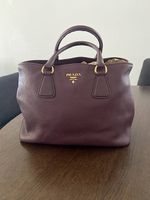 Prada Handtasche NUR NOCH BEI RICARDO IN AUKTION ZU ERHALTEN