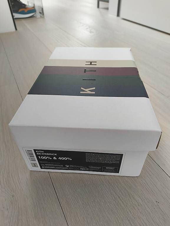 Statuette: Bearbrick x Kith Flocked 100% & 400% Set – Usato da Luzern venduto da Pokepas 3