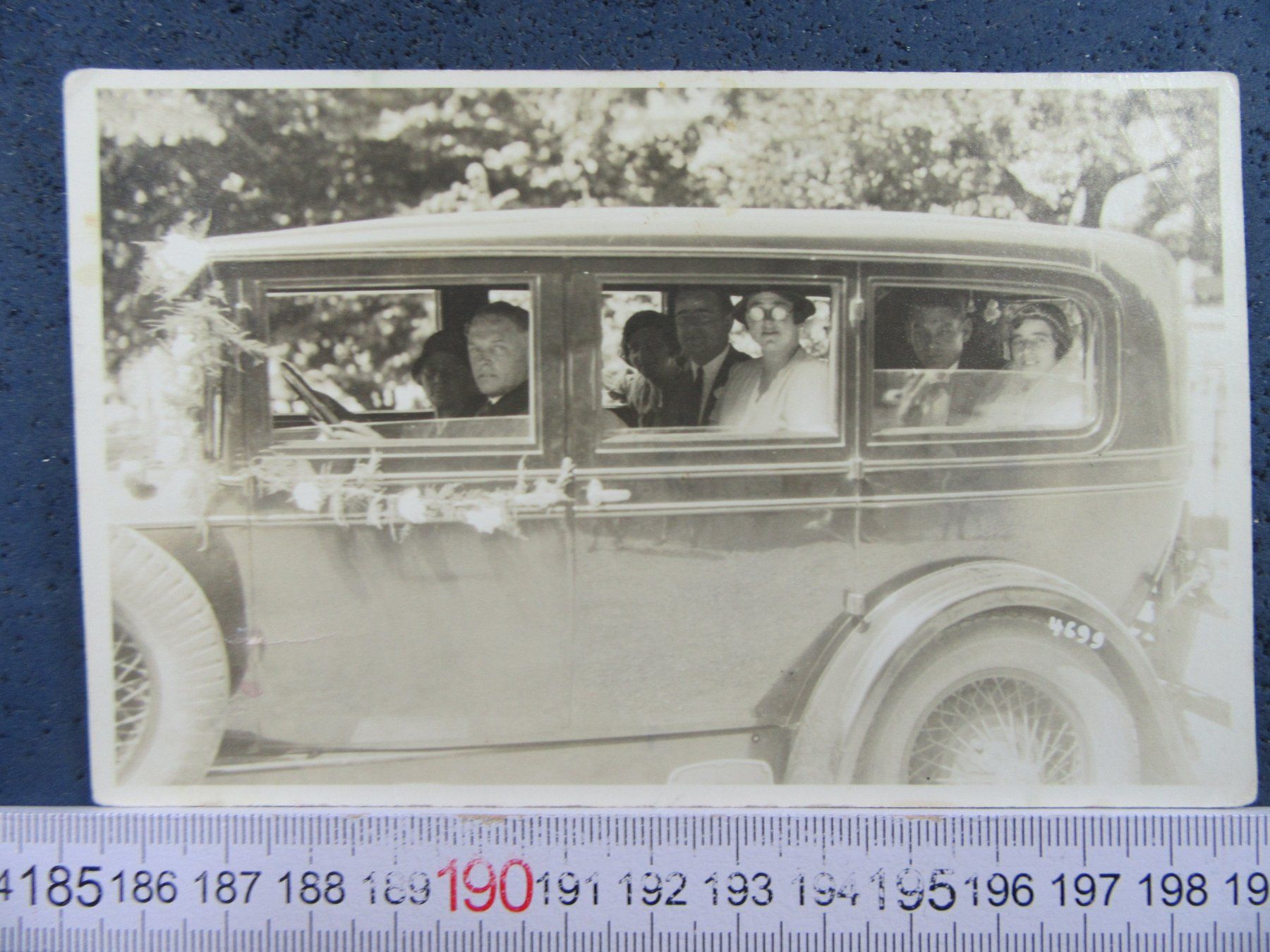 Cartoline postali: AUTO AK OLDTIMER HOCHZEITSGESELLSCHAFT – Usato da Ettingen venduto da Hausi4711