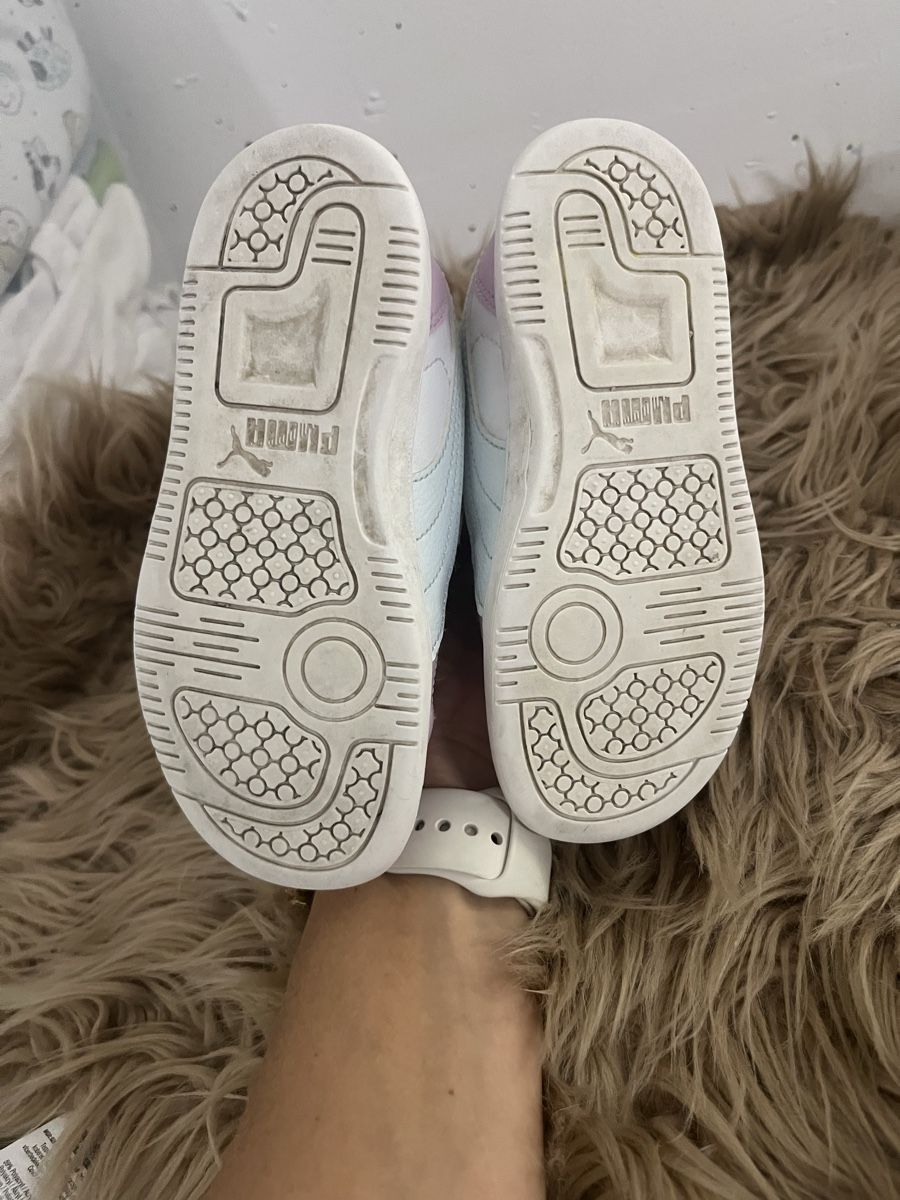 Puma Schuhe für Mädchen: Sneakers Gr. 25 – Gebraucht aus Frauenfeld von Ka.ia 1
