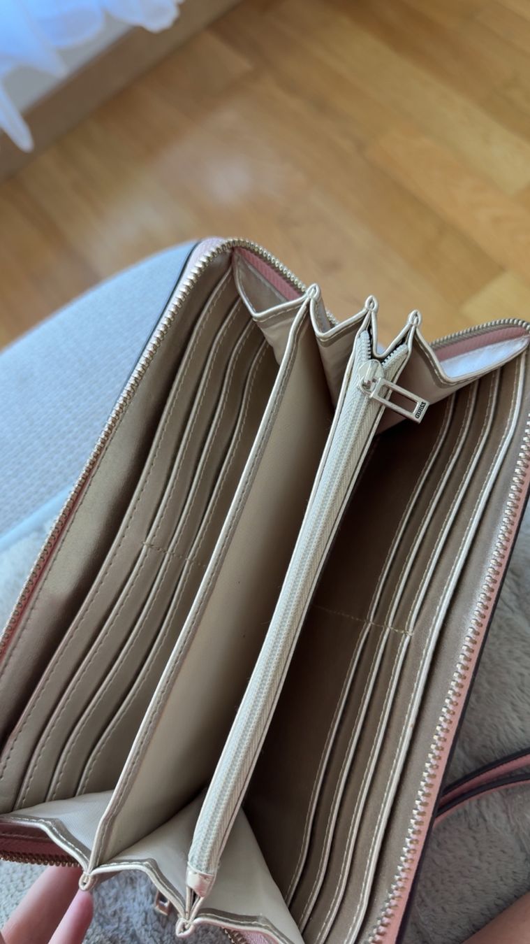 Portemonnaie: Guess portefeuille – Gebraucht aus Le Lignon von ceh_l55g 2