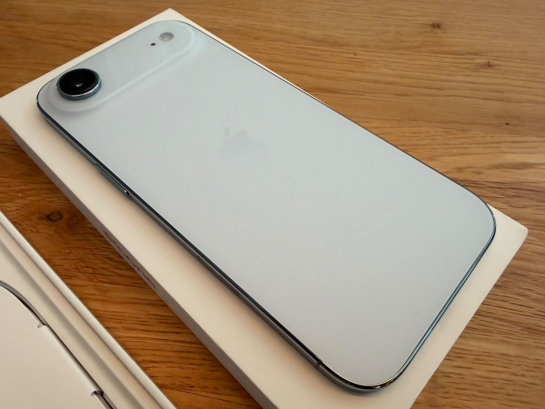 Apple Telefoni cellulari / Smartphones: iPhone Air 256Go Bleu Ciel – Nuovo (secondo la descrizione) da Bottens venduto da sundea 3