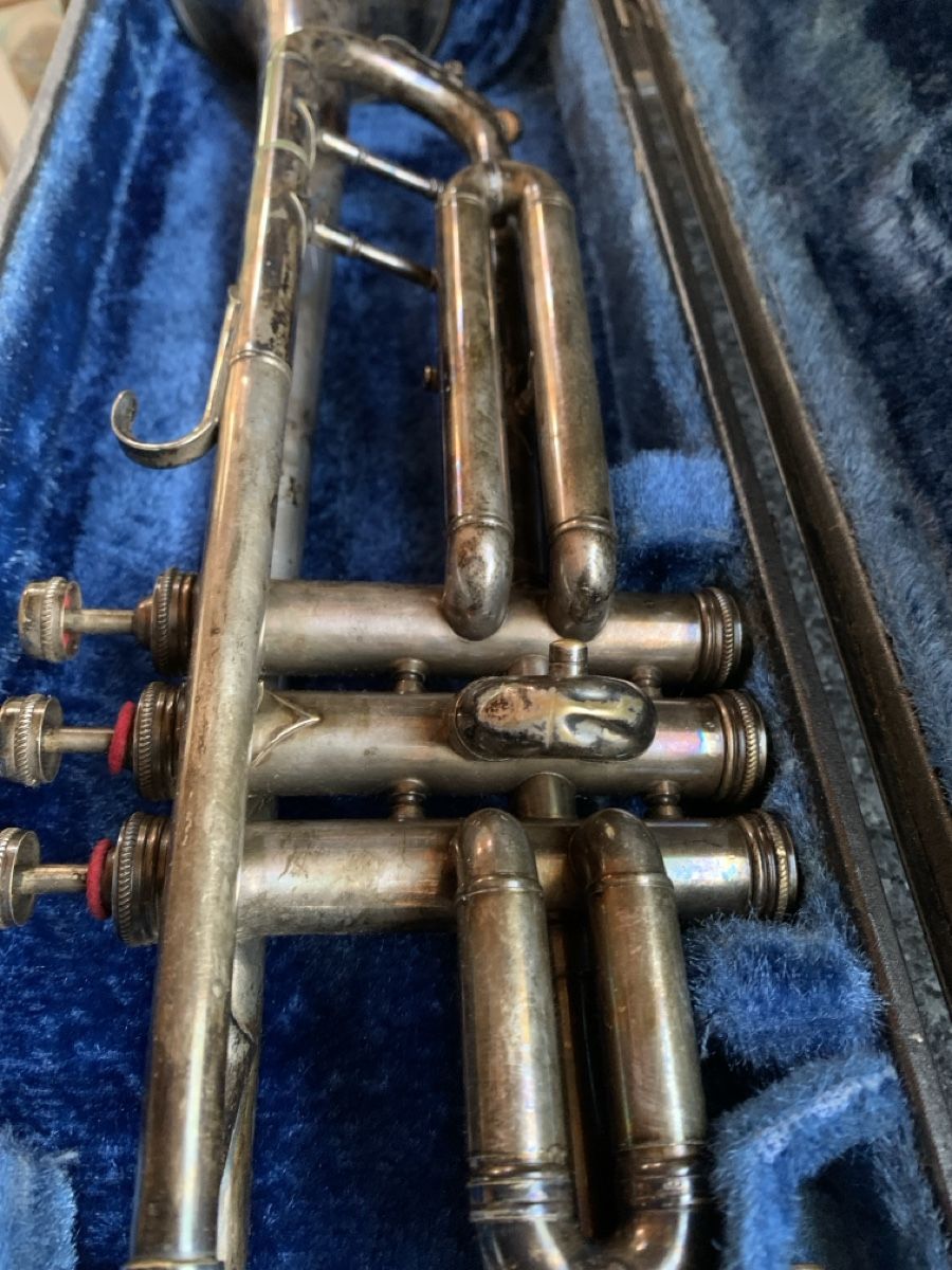 Strumenti musicali: Trompete Couesnon & Cie Paris stark versilbert antik – Usato da Wolfhalden venduto da SecondAntique 1