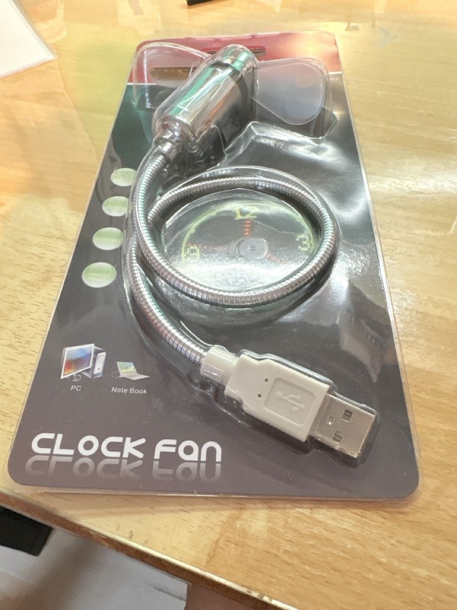 Ventilateurs: USB Clock Fan mini Ventilator neu – Neuf avec emballage d'origine à Herisau par Josie1991 2