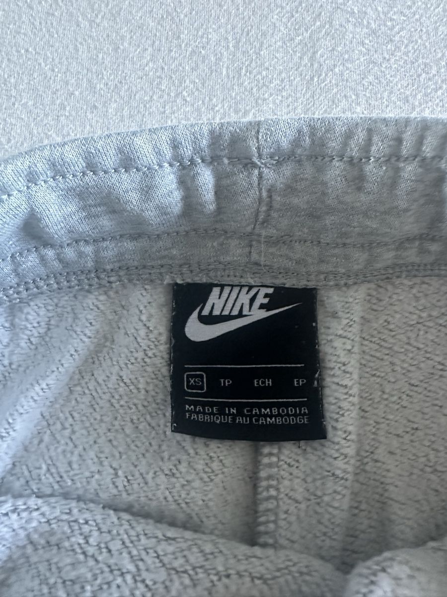Nike Pantaloni: Nike Trainerhose  – Usato da Sirnach venduto da Leoniex 1