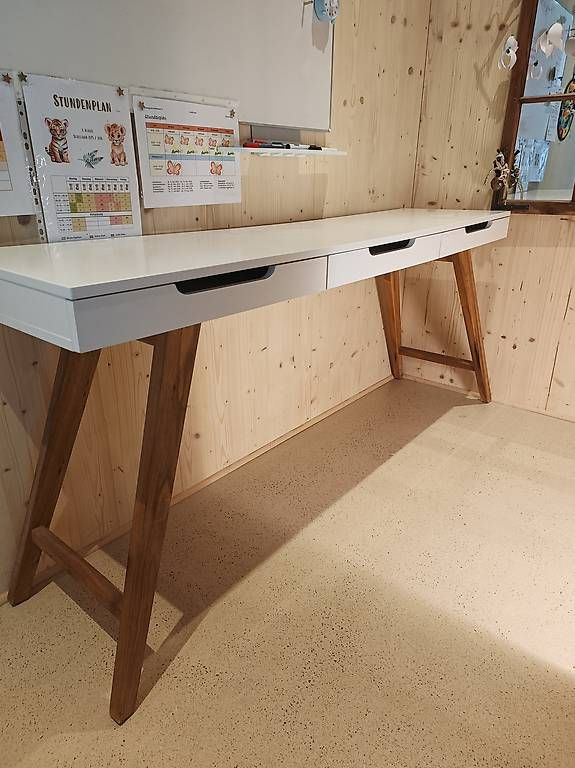 Bureaux: Schreibtisch  – D'occasion à Humlikon par Zitrone011