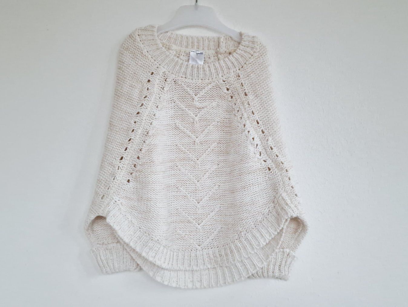 C&A Maglioni & Felpe: Mädchen Pullover Poncho C&A Palomino Gr. 110 Ecru – Usato da Hallau venduto da CHACLA