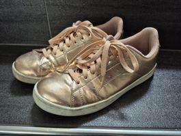 Schöne Damen- Turnschuhe Gr. 41