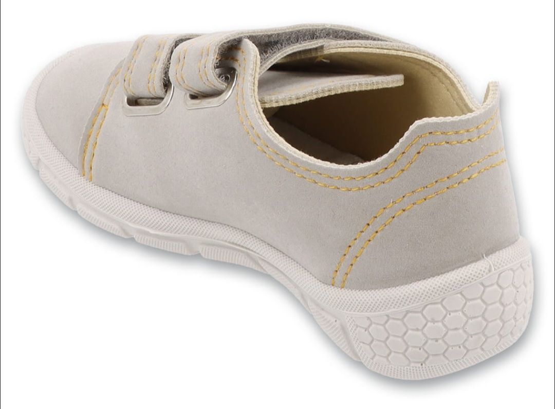 Scarpe per ragazzi: Kinder Schuhe, Gr. 25, hellgrau, NEU !! – Nuovo e nell'imballaggio originale da Flumenthal venduto da Krajan 2