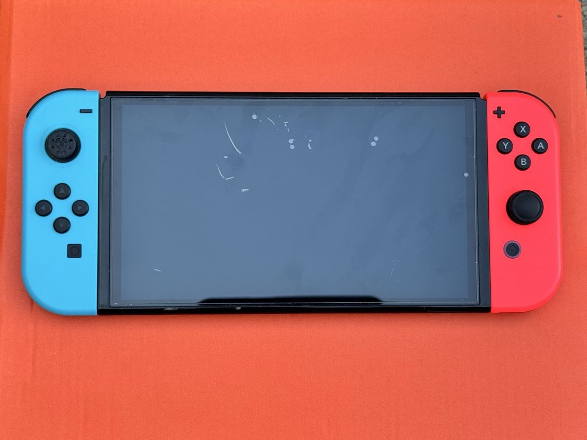 Nintendo Console: Console Nintendo Switch OLED – Usato da Genève venduto da kaldwin 2