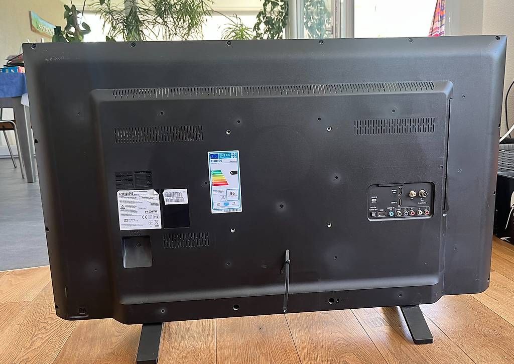 Appareils TV: télévision philips – D'occasion à Riaz par kar_6fpj 2