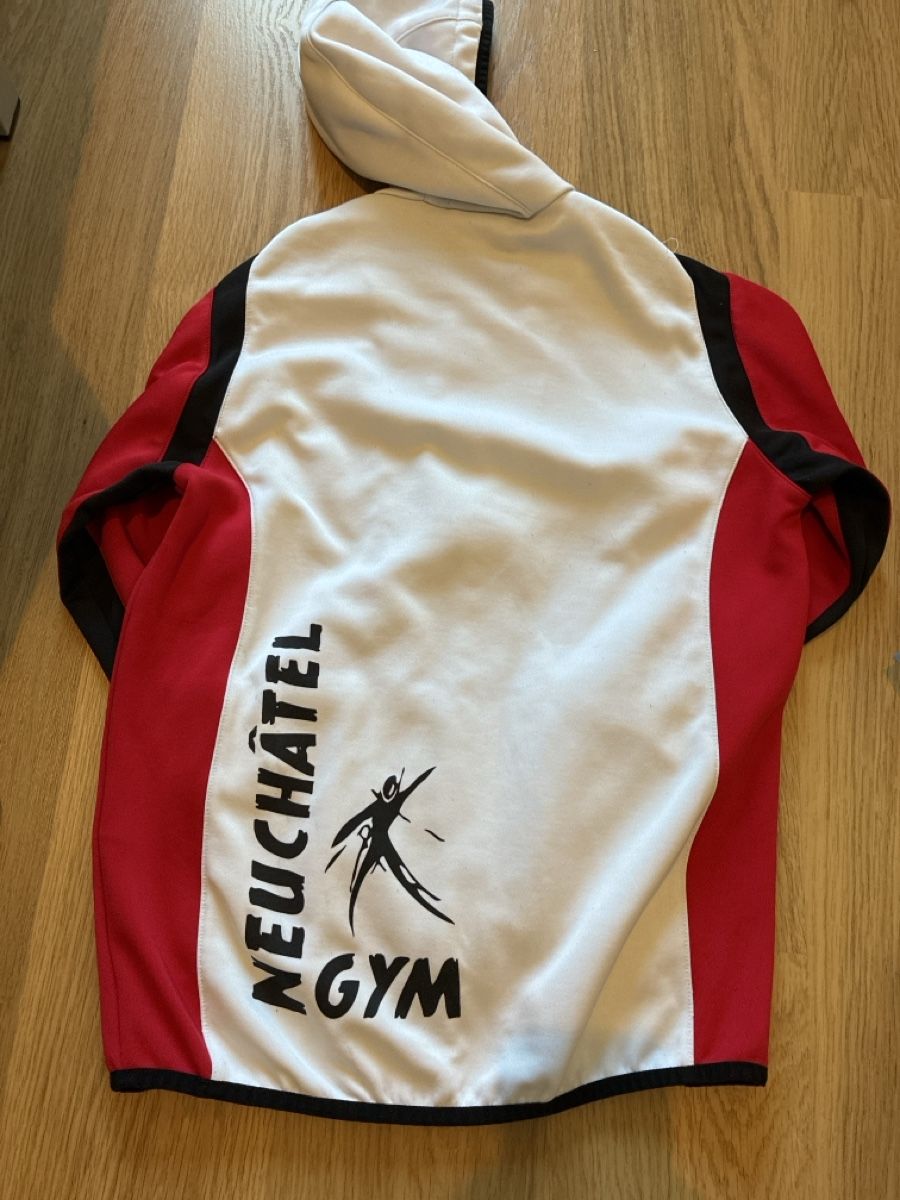 Jacken & Mäntel: Veste de gym – Gebraucht aus Neuchâtel von rqml 1