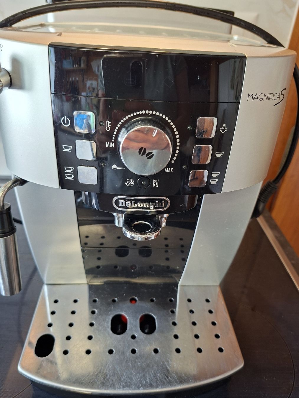 De'Longhi Macchine per caffè & Macchine per espresso: de longhi  kaffeemaschine – Usato da Lungern venduto da Lena189 2