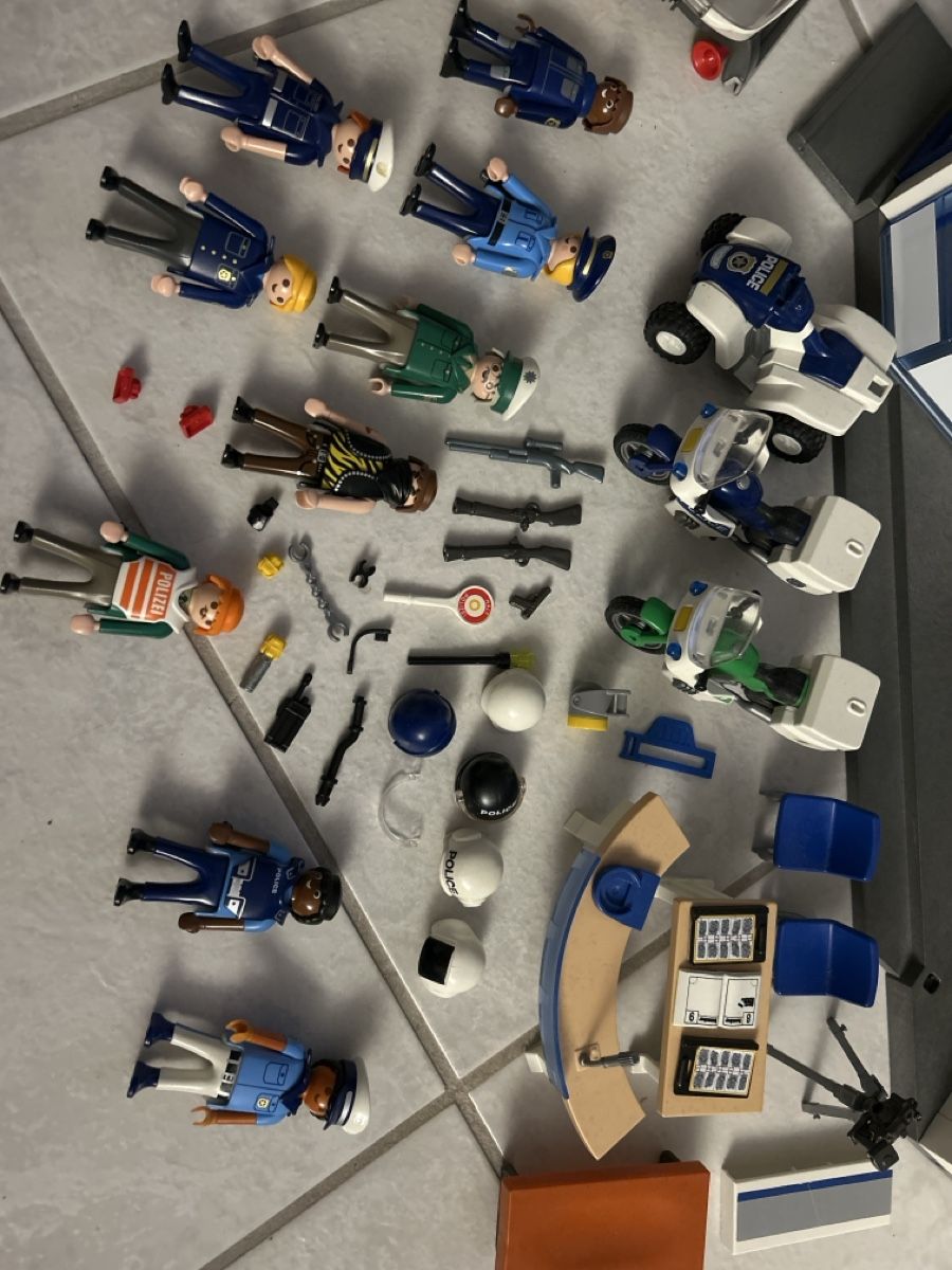 Playmobil Giocattoli: Polizeistation Playmobil – Usato da Lostorf venduto da Venice16 4